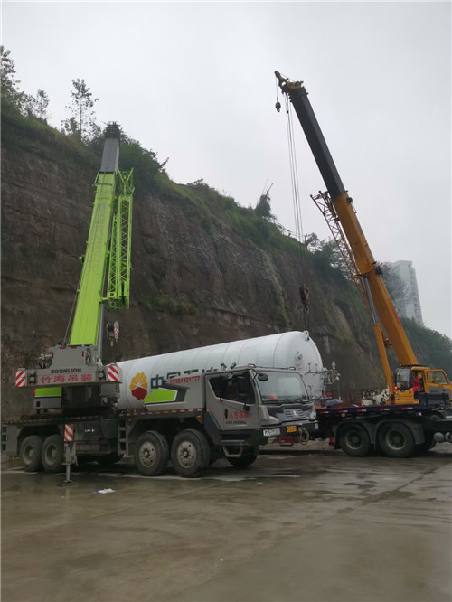 宽城区“不怕风雨冻”—— 吊车的 “恶劣环境适应” 技术
